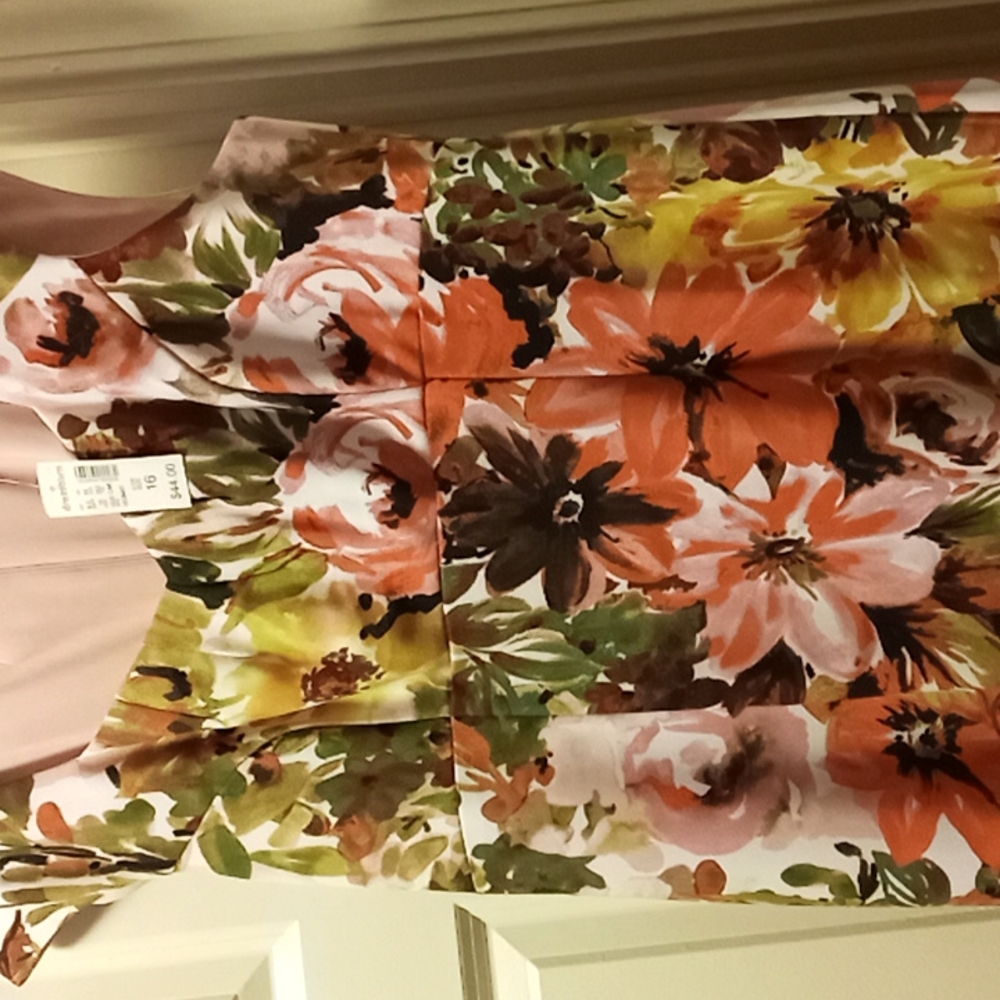 Dress - Picture 3 of 3